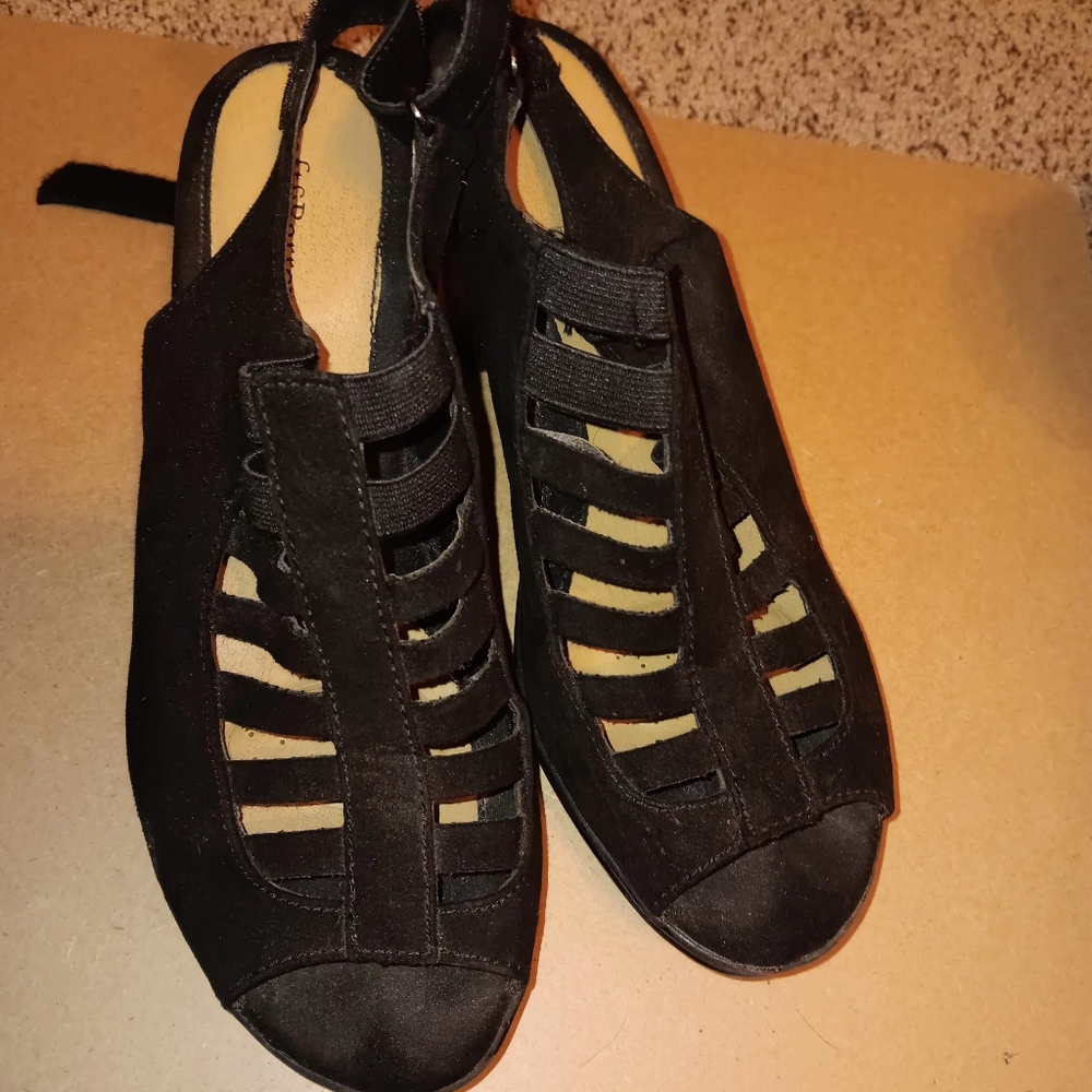 Dress shoes